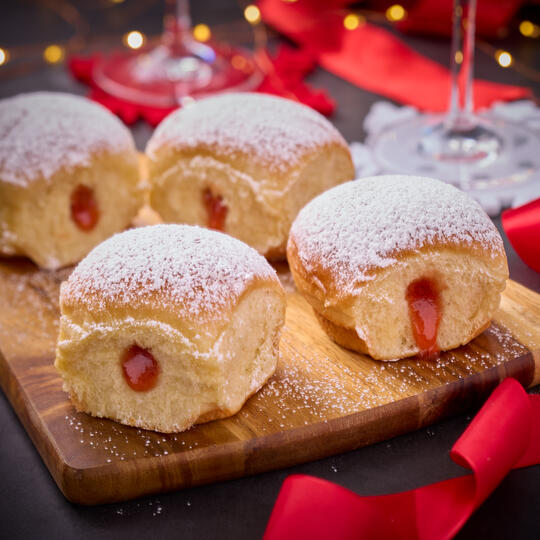 Powdered Strawberry Filled Pull-Apart “Donuts”